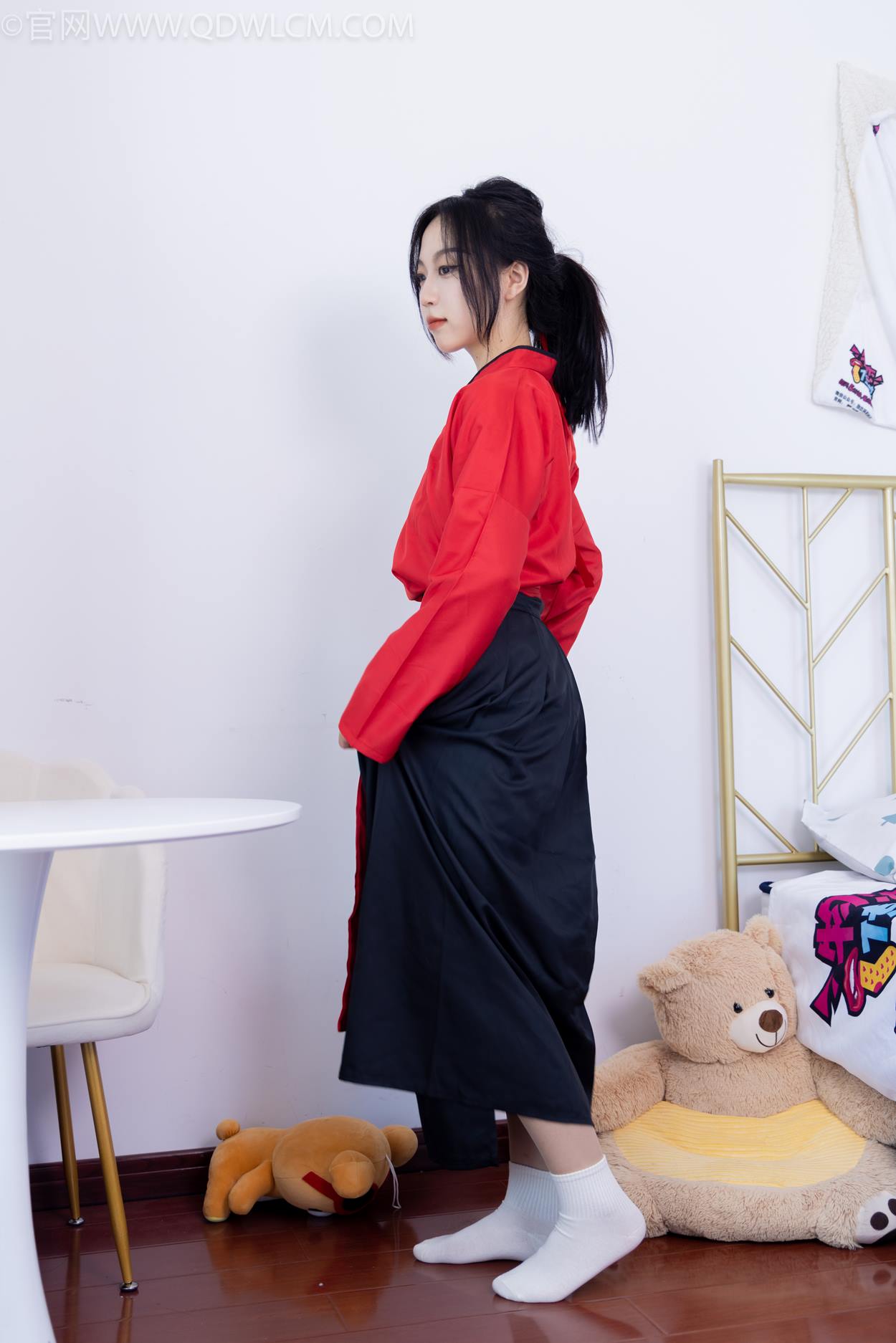 图片[3]-勿恋传媒 NO.2330 纱纱-汉服、皮鞋、白棉袜、薄肉丝[219P/1V/6.65GB]-美图