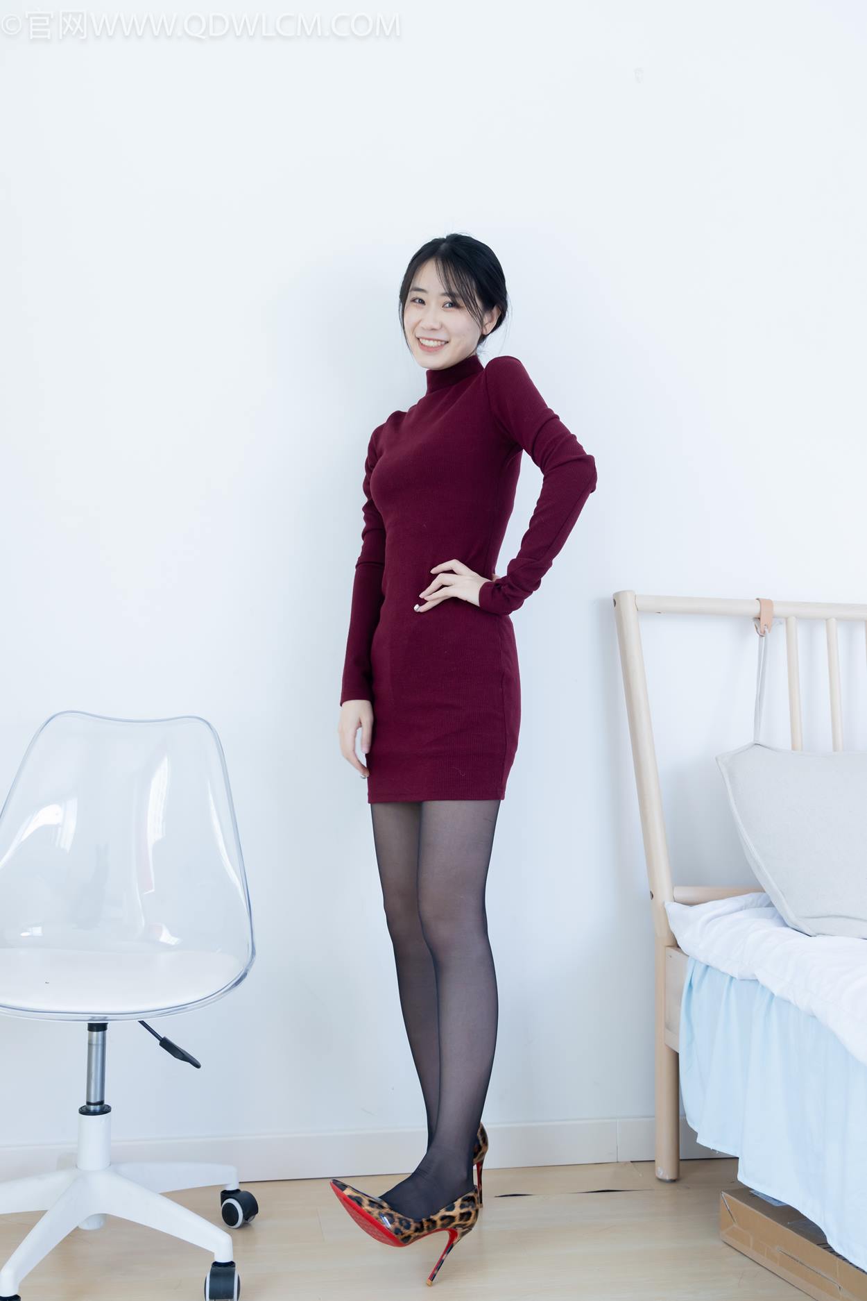 图片[3]-勿恋传媒 NO.2331 菜菜-高跟鞋、薄黑丝、裸足[352P/1V/8.07GB]-美图