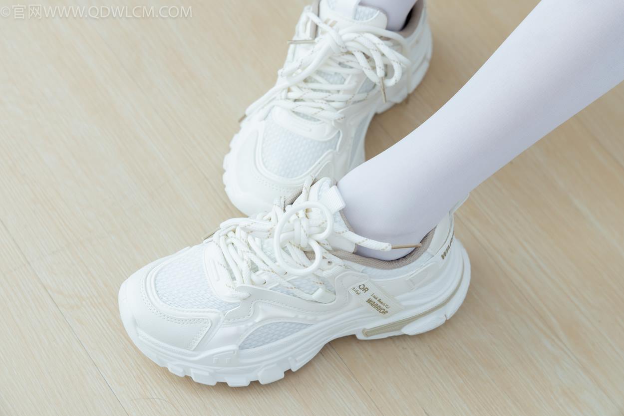 图片[4]-勿恋传媒 NO.2334 嘉木-运动鞋、厚白丝、裸足、裸足[242P/1V/5.49GB]-美图