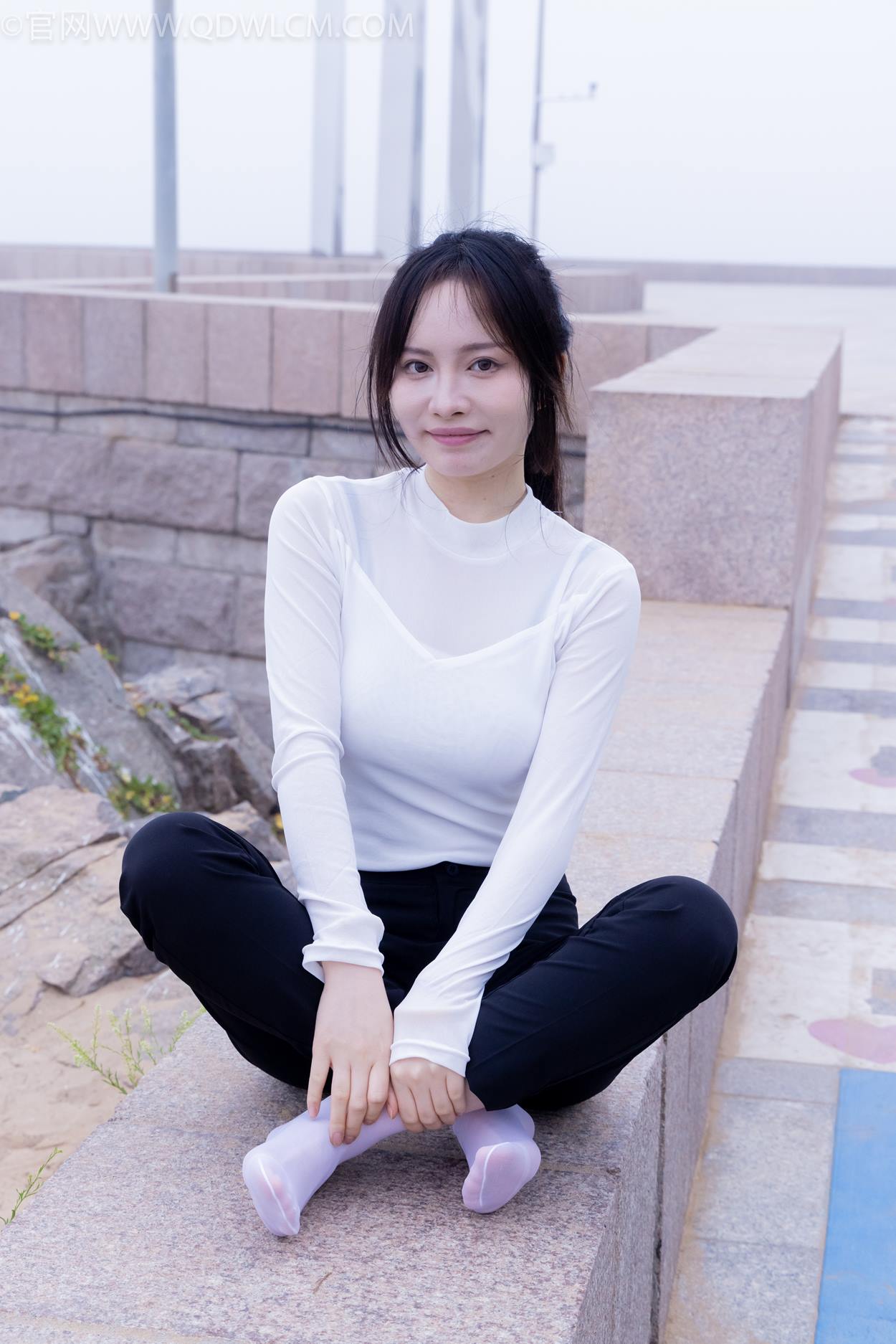 图片[2]-勿恋传媒 NO.2337 小酒-高跟鞋、短黑丝、短白丝[315P/1V/11.3GB]-美图