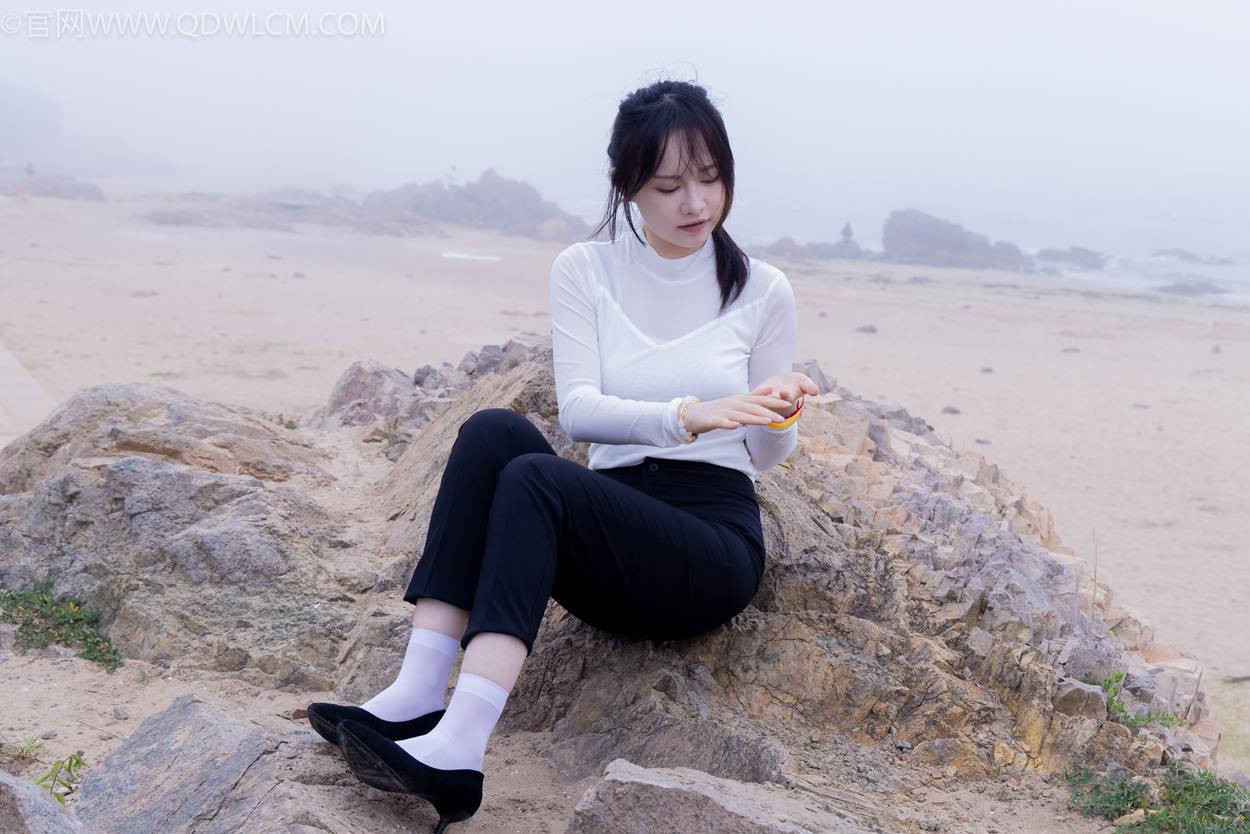 图片[4]-勿恋传媒 NO.2337 小酒-高跟鞋、短黑丝、短白丝[315P/1V/11.3GB]-美图