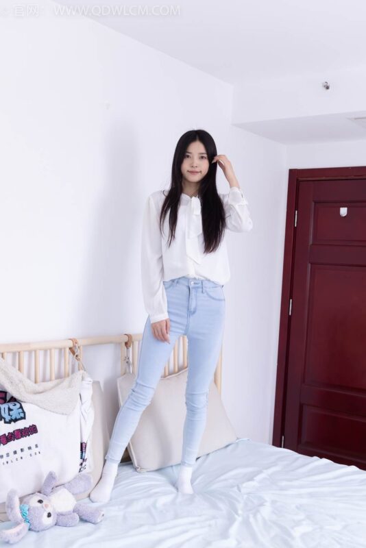 勿恋传媒 NO.2339 婷婷-长靴、白棉袜、裸足[175P/1V/4.28GB]-美图