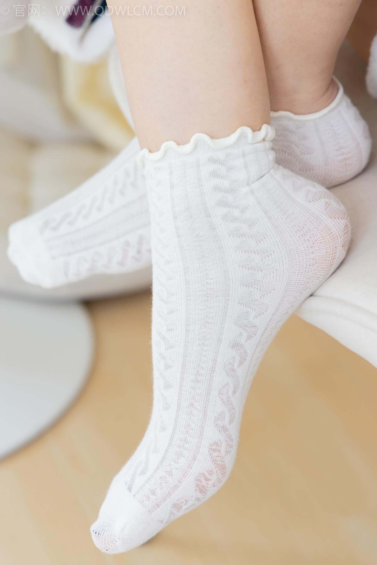 图片[2]-勿恋传媒 NO.2341 嘟嘟-板鞋、白棉袜、裸足、裸足涂精油[190P/1V/3.71GB]-美图