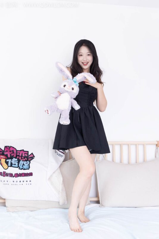 勿恋传媒 NO.2317 闪闪-板鞋、厚白丝、jk至服[160P/1V/3.72GB]-美图