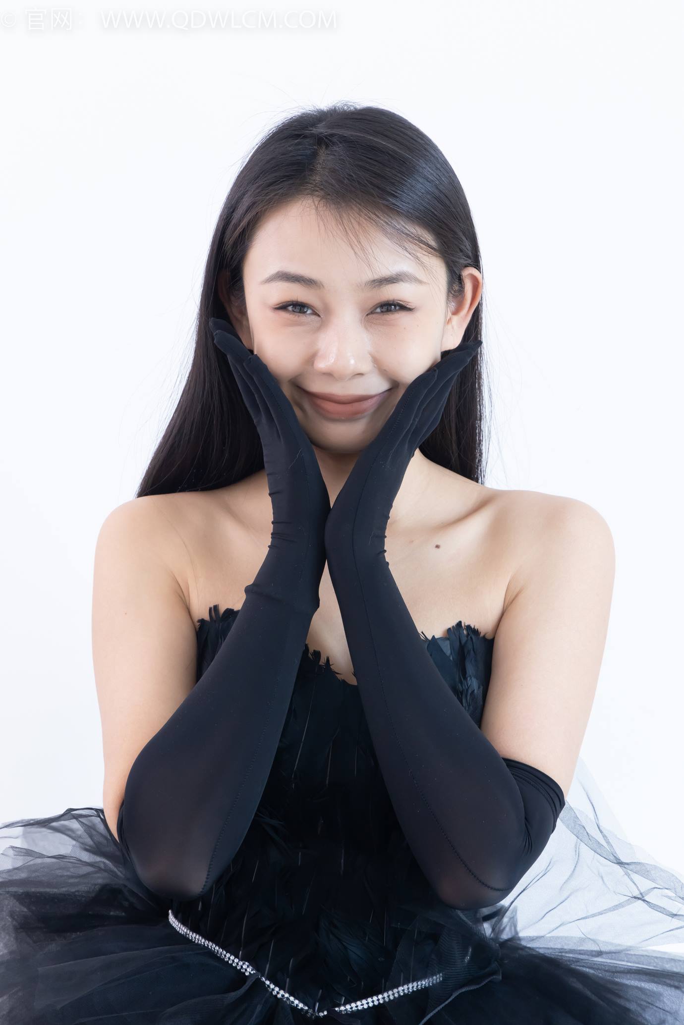 图片[3]-勿恋传媒 NO.2287 岚岚-高跟鞋、黑色往袜、裸足[220P/1V/4.93GB]-美图