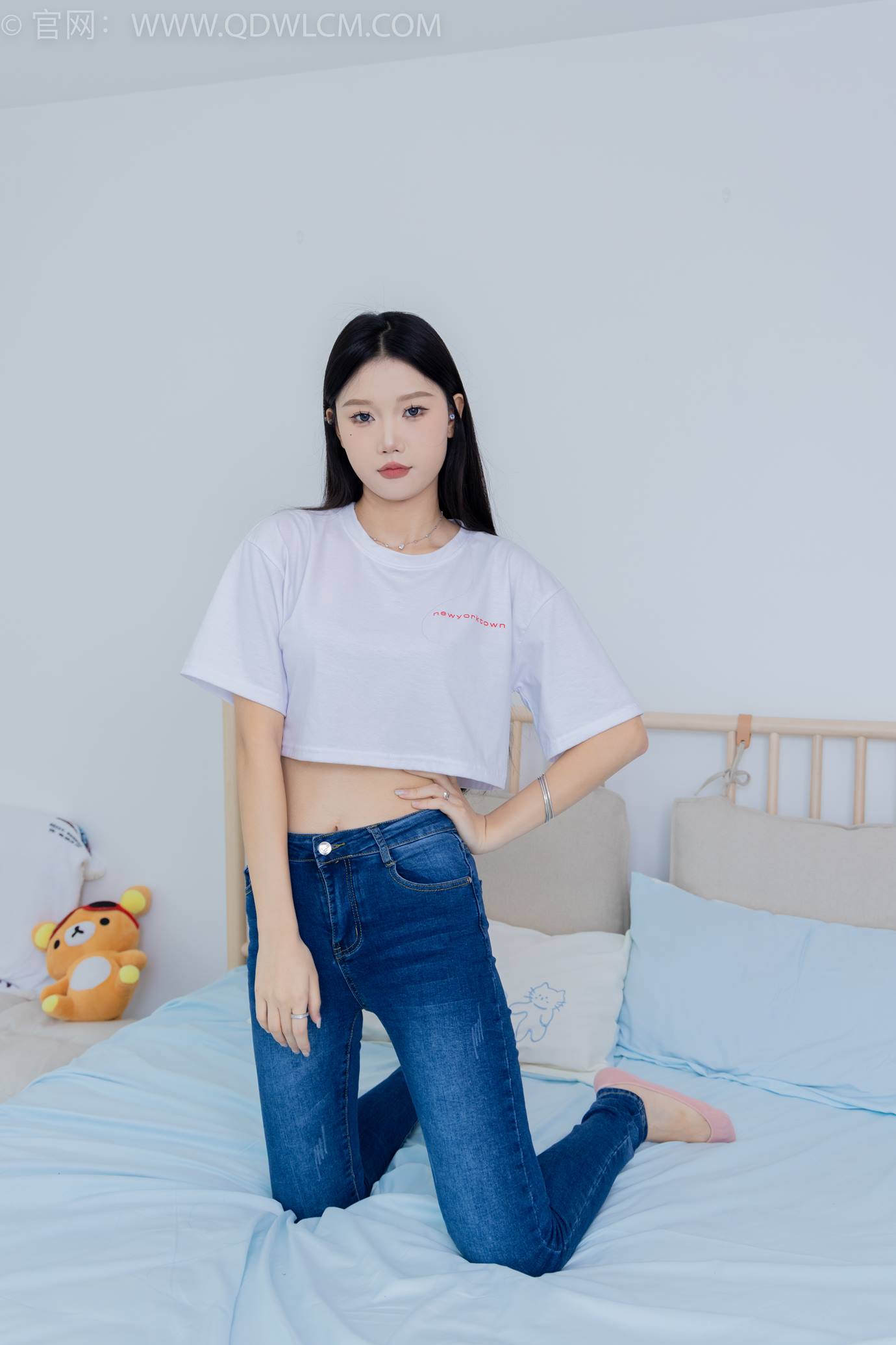 图片[5]-勿恋传媒 NO.2293 小竹-匡威帆布鞋、粉色船袜、肚子疼揉肚子剧情[160P/1V/5.57GB]-美图