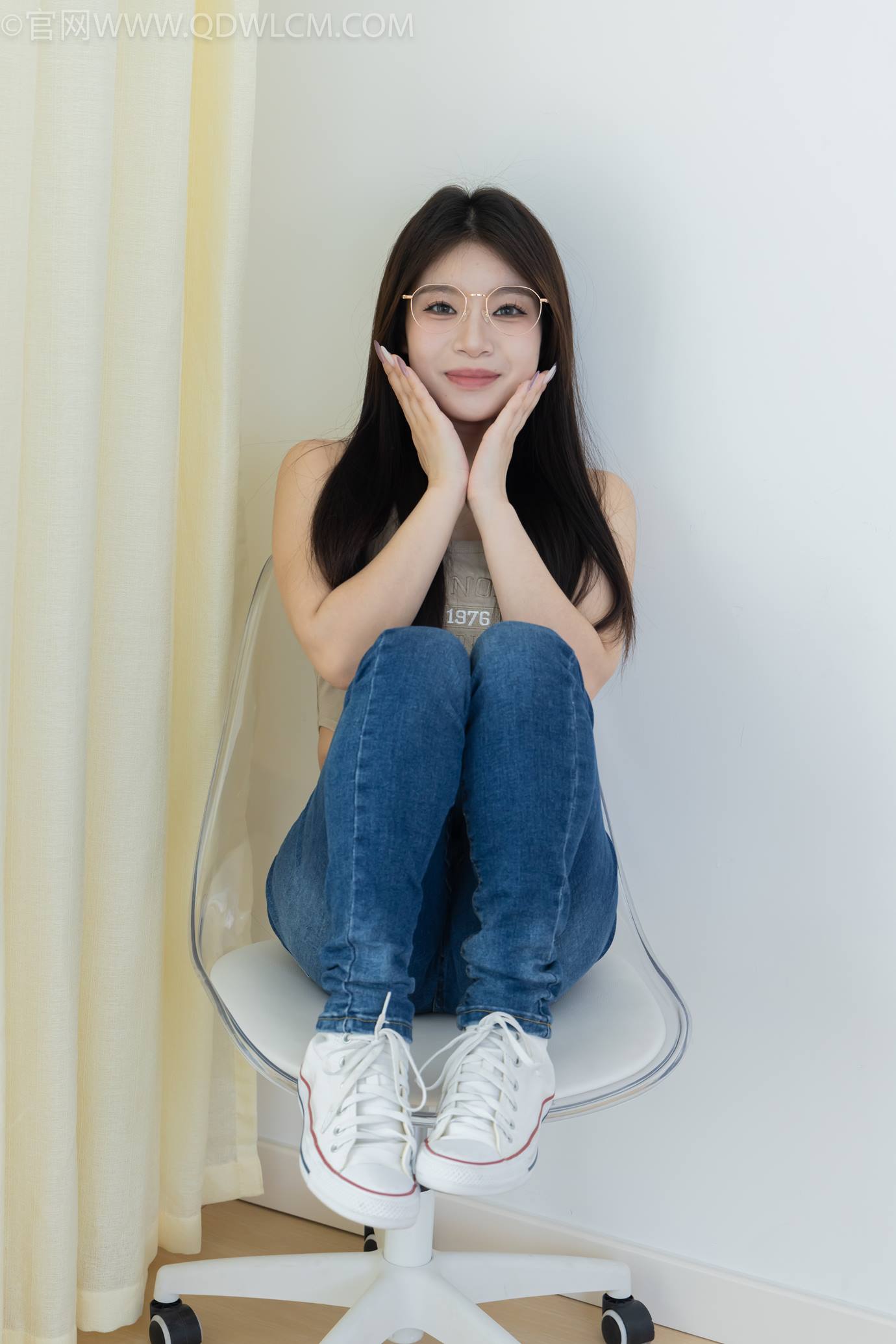 图片[3]-勿恋传媒 NO.2303 闪闪-帆布鞋、短黑丝（脚尖加固款）、自然穿着白棉袜、裸足[168P/1V/6.74GB]-美图