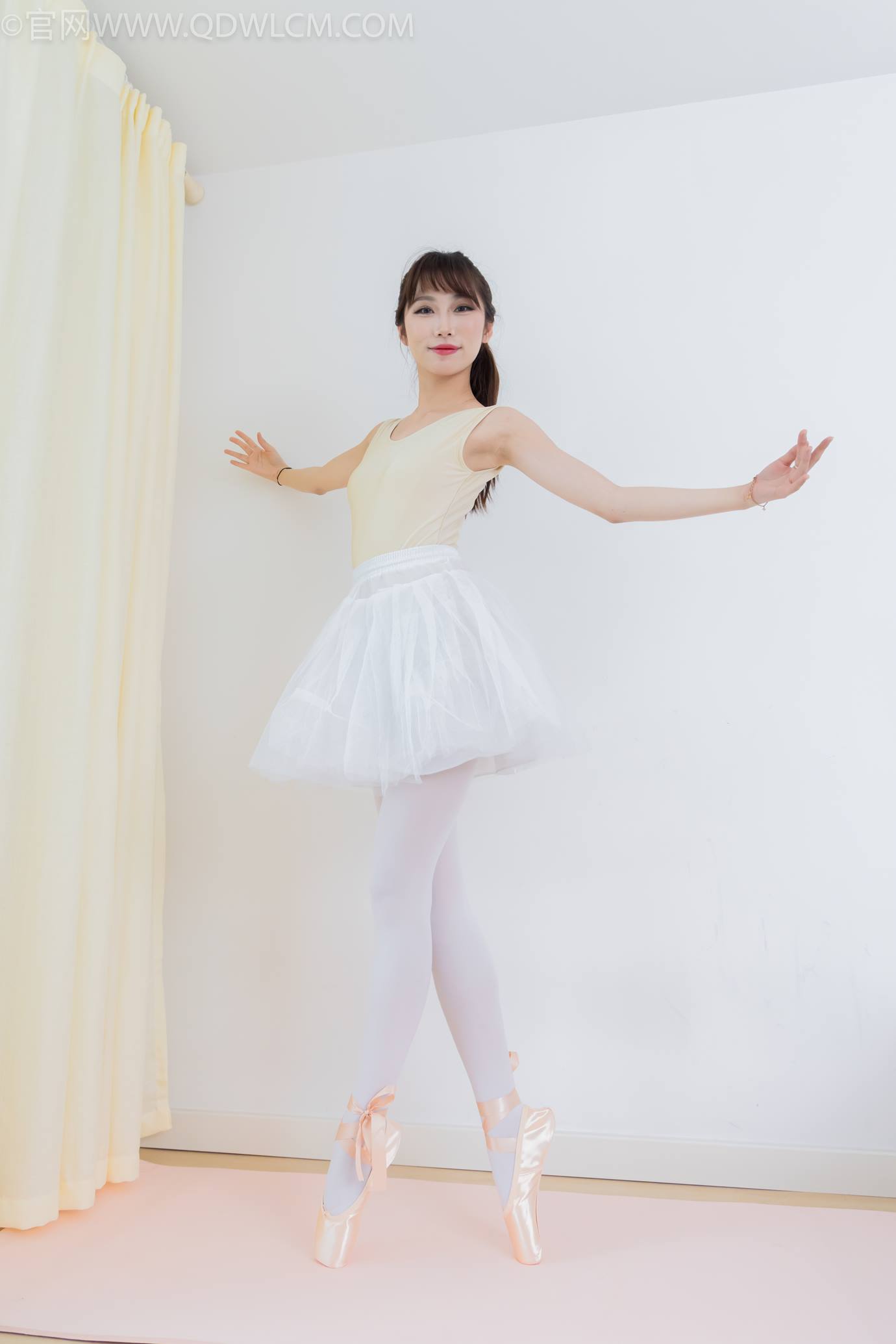 图片[3]-勿恋传媒 NO.2307 泡泡-芭蕾鞋、厚白丝、芭蕾动作、皮筋绑脚剧情[166P/1V/5.90GB]-美图