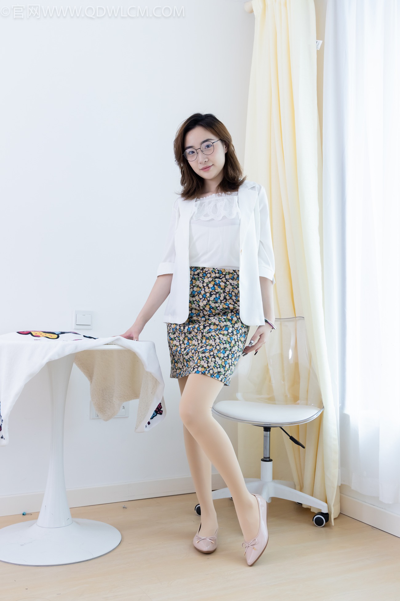 图片[2]-勿恋传媒 NO.2273 恬恬-平底鞋、厚肉丝、老头乐挠脚剧情[175P/4.95GB]-美图