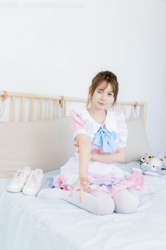 勿恋传媒 NO.2252 泛泛-板鞋、白棉袜、裸足[155P/1V/3.43GB]-美图