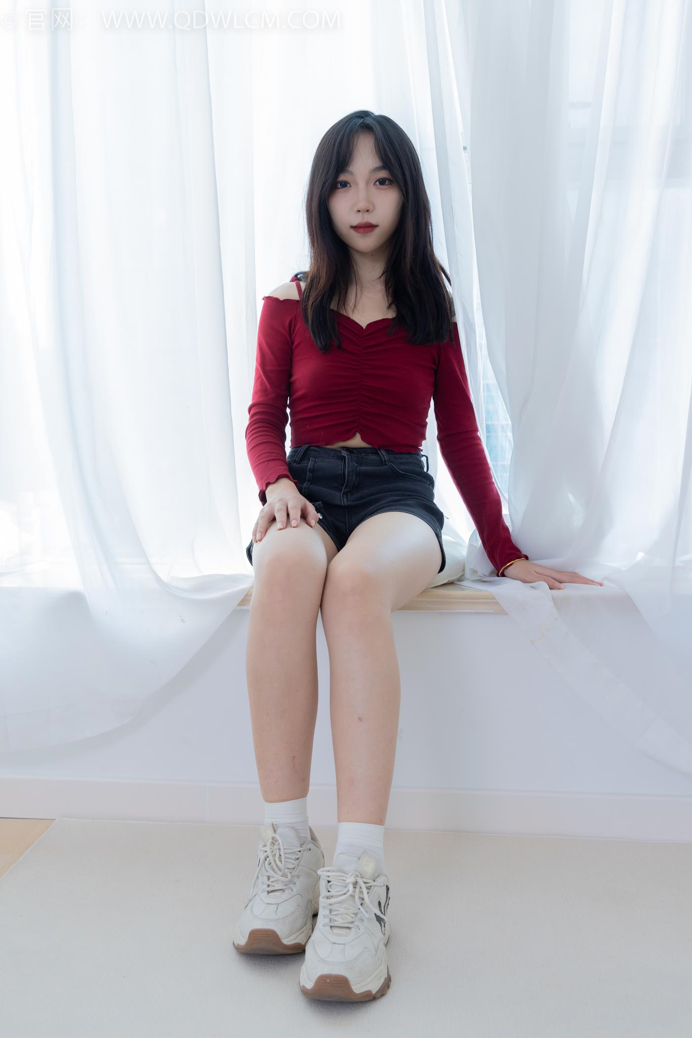 图片[3]-勿恋传媒 NO.2253 纱纱-运动鞋、自然穿脏白棉袜[155P/1V/3.81GB]-美图