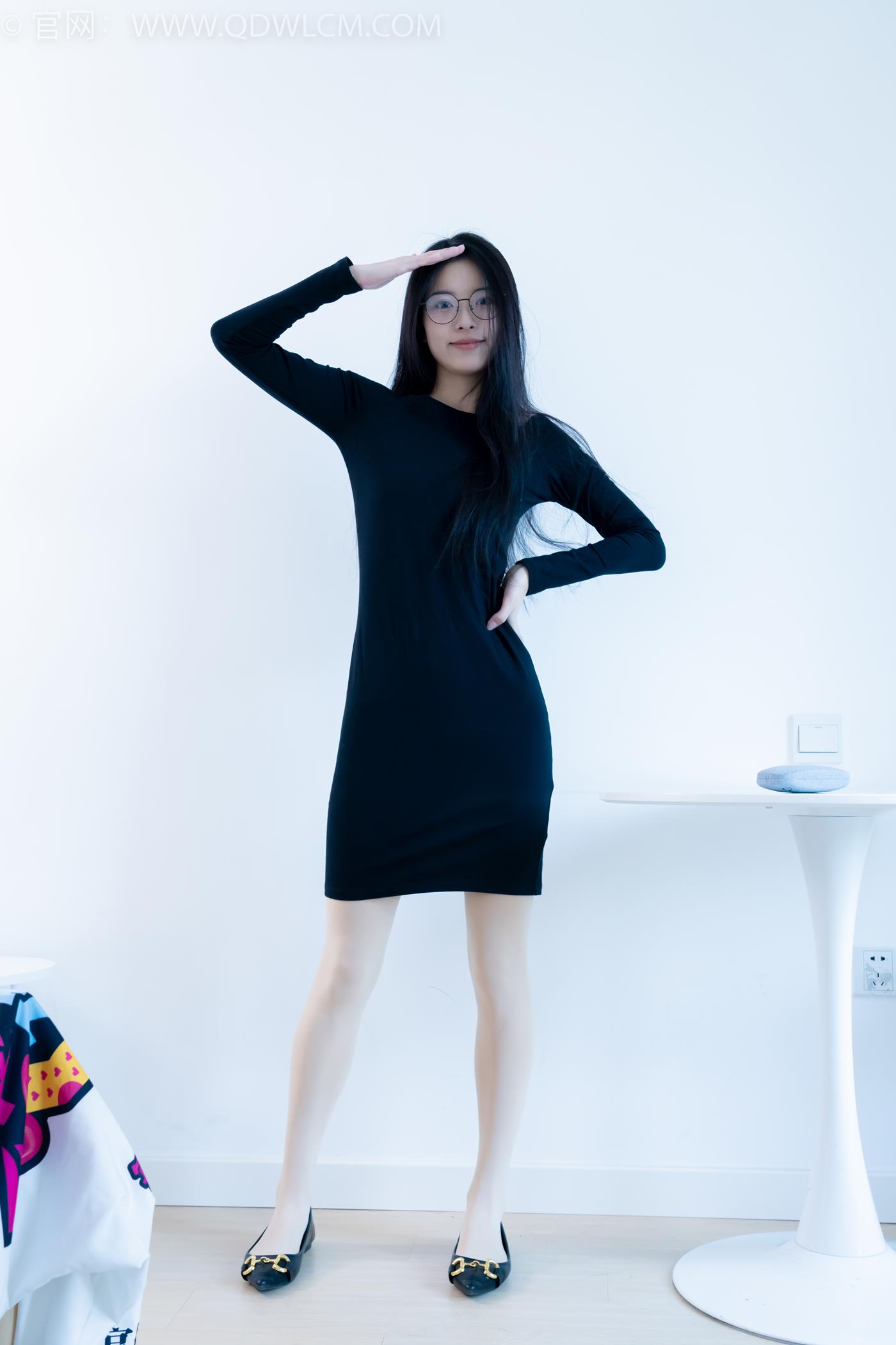 图片[2]-勿恋传媒 NO.2256 茯苓-平底鞋、厚肉丝、厚黑丝、皮筋绑脚和挠脚心剧情[220P/1V/6.30GB]-美图