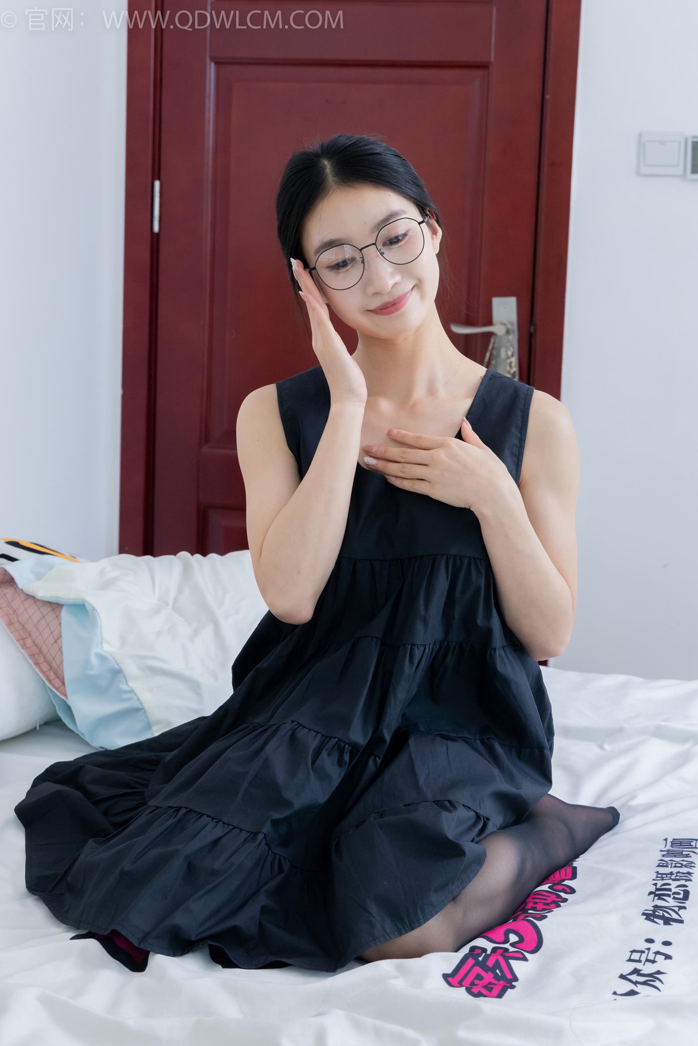 图片[1]-勿恋传媒 NO.2257 小影-平底鞋、薄黑丝脚尖加固款[150P/1V/4.08GB]-美图