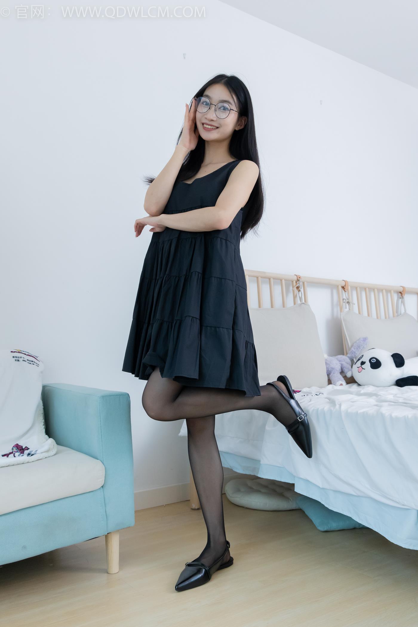 图片[2]-勿恋传媒 NO.2257 小影-平底鞋、薄黑丝脚尖加固款[150P/1V/4.08GB]-美图