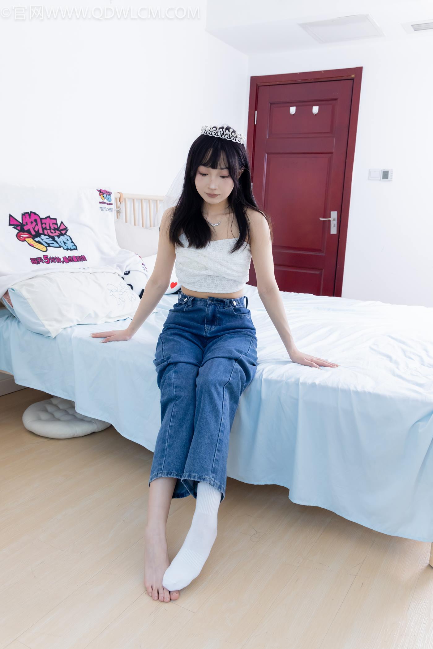 图片[4]-勿恋传媒 NO.2258 嘟嘟-板鞋、白棉袜、裸足[161P/1V/4.24GB]-美图