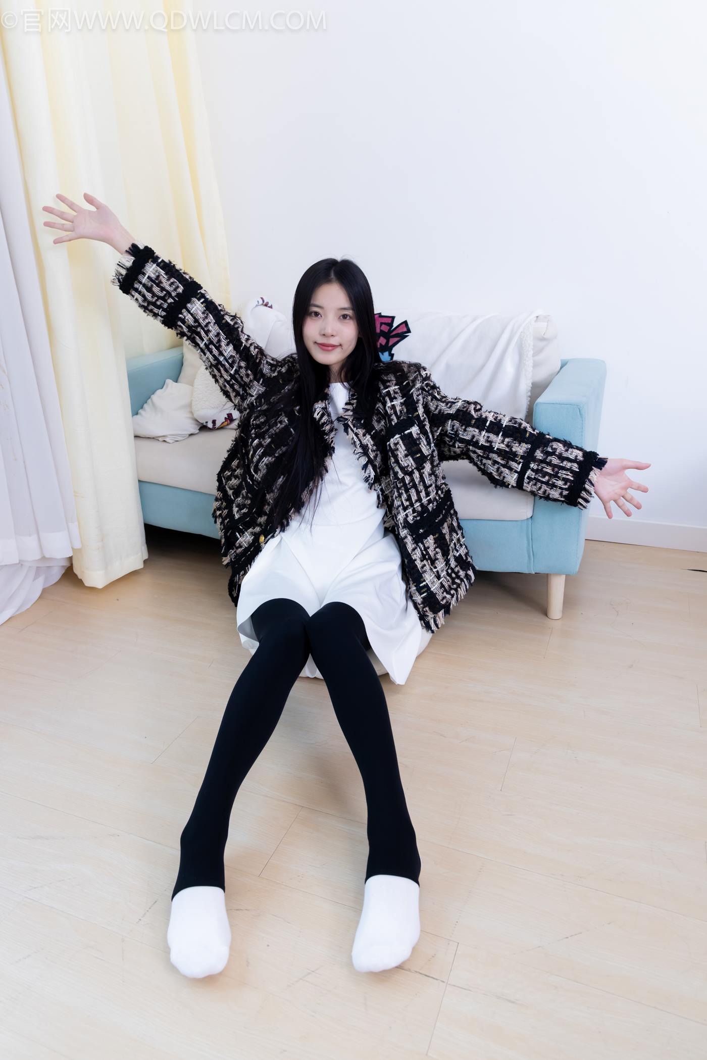 图片[2]-勿恋传媒 NO.2260 茯苓-板鞋、黑色踩脚裤、白棉袜[156P/1V/3.90GB]-美图