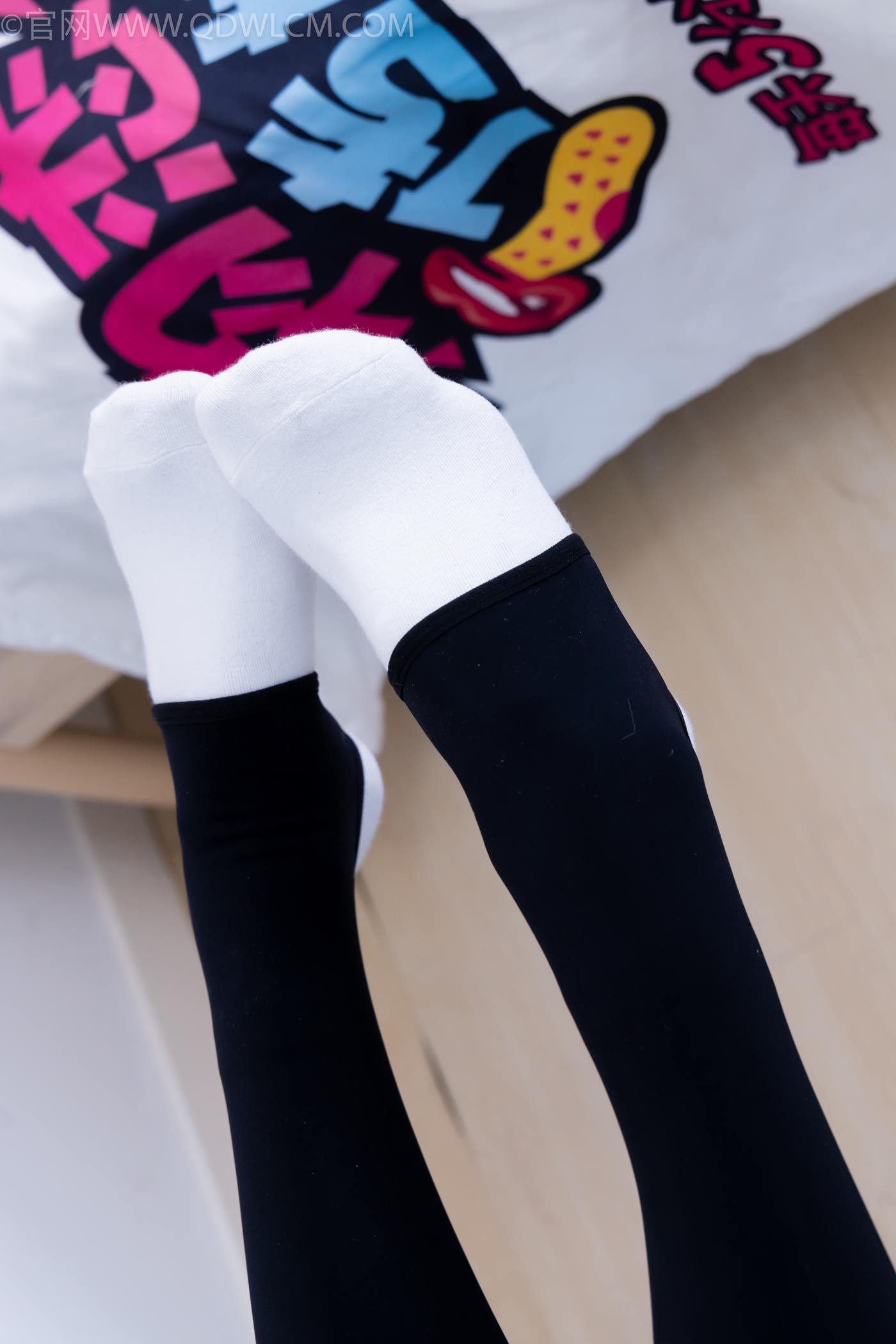 图片[4]-勿恋传媒 NO.2260 茯苓-板鞋、黑色踩脚裤、白棉袜[156P/1V/3.90GB]-美图