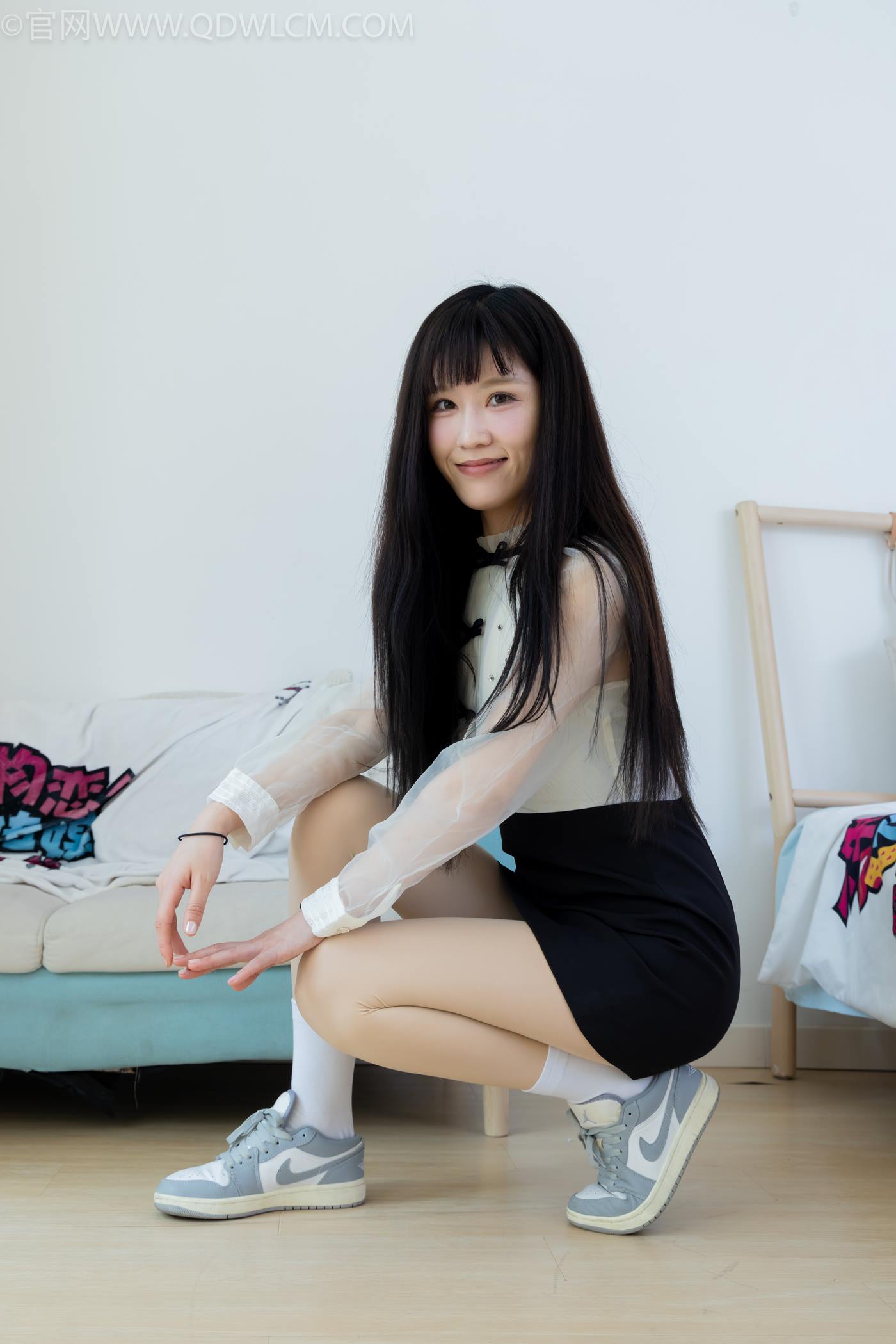 图片[3]-勿恋传媒 NO.2241 美兔-板鞋、黑往袜、校服裤里丝[155P/1V/4.28GB]-美图