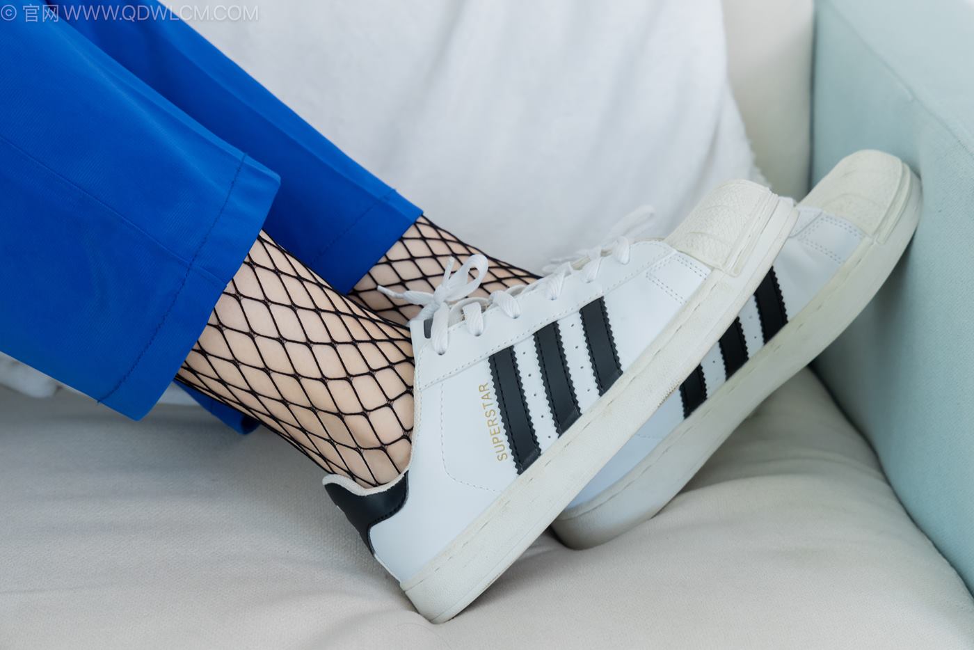 图片[4]-勿恋传媒 NO.2241 美兔-板鞋、黑往袜、校服裤里丝[155P/1V/4.28GB]-美图