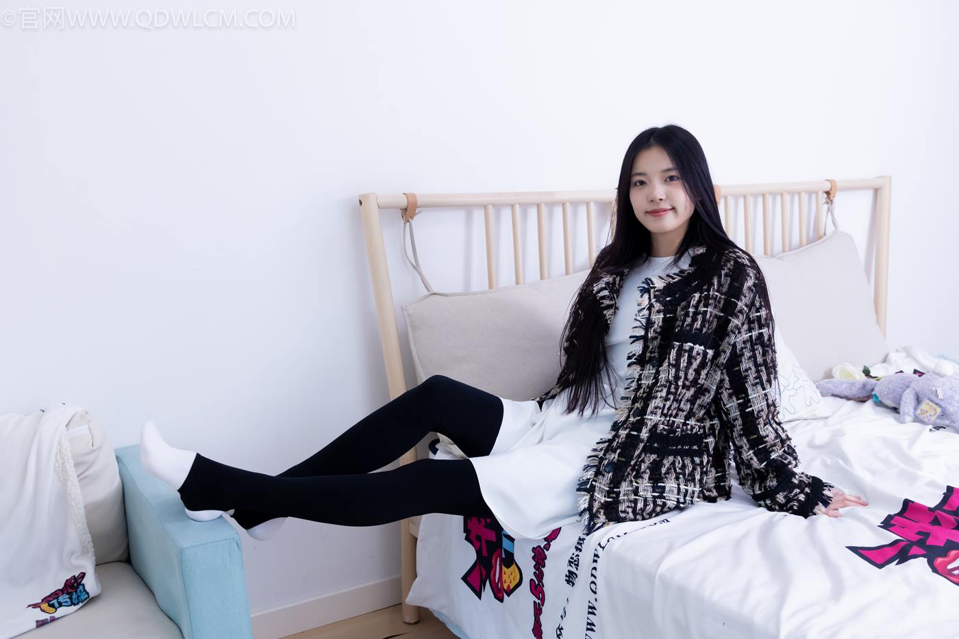 图片[4]-勿恋传媒 NO.2244 菜菜-皮鞋、厚白丝、jk至服、皮筋绑脚老头乐挠脚剧情[160P/1V/5.06GB]-美图