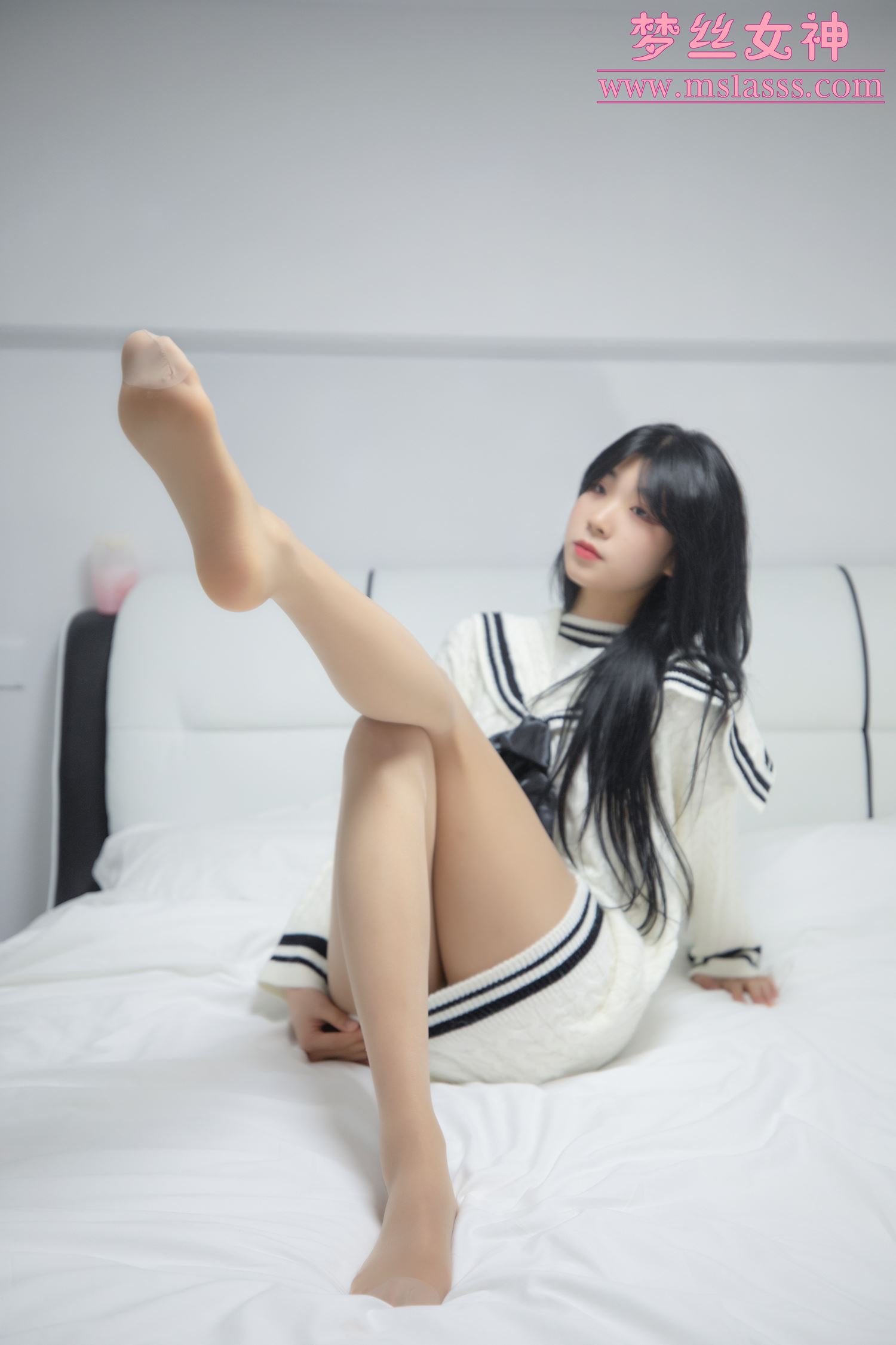 图片[4]-[MSLASS梦丝女神]2021.11.17 白衣大长腿 韩飞儿[27P/141MB]-美图