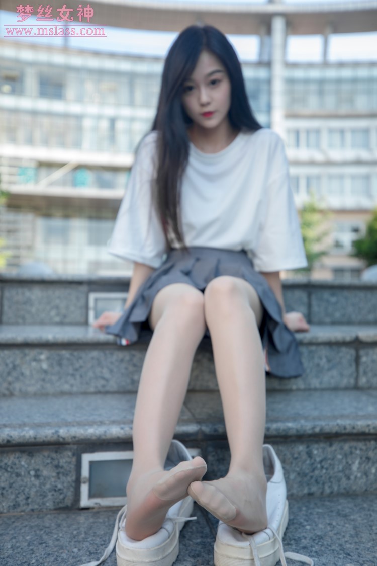 图片[1]-[MSLASS梦丝女神] 2019-06-14 灵灵 甜静的明星脸 [64P/344MB]-美图