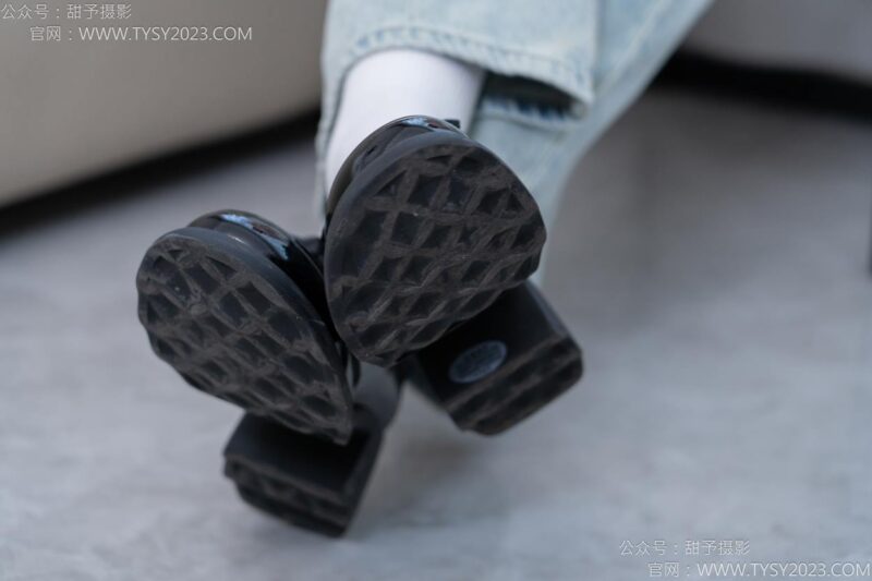 甜予摄影 NO.162 知知-皮鞋、白棉袜、裸足[125P/2V/9.78GB]-美图