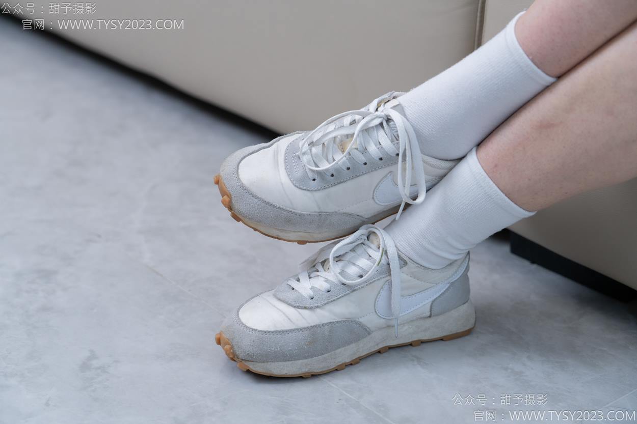 图片[1]-甜予摄影 NO.167 小容-板鞋、白棉袜、裸足[129P/2V/9.76GB]-美图