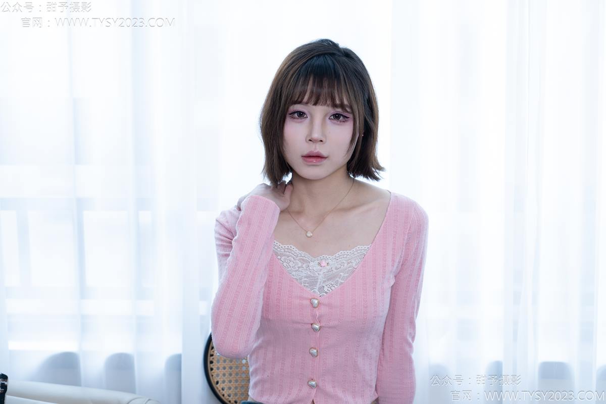 图片[1]-甜予摄影 NO.170 珞珞-板鞋、白棉袜、裸足[130P/2V/9.90GB]-美图