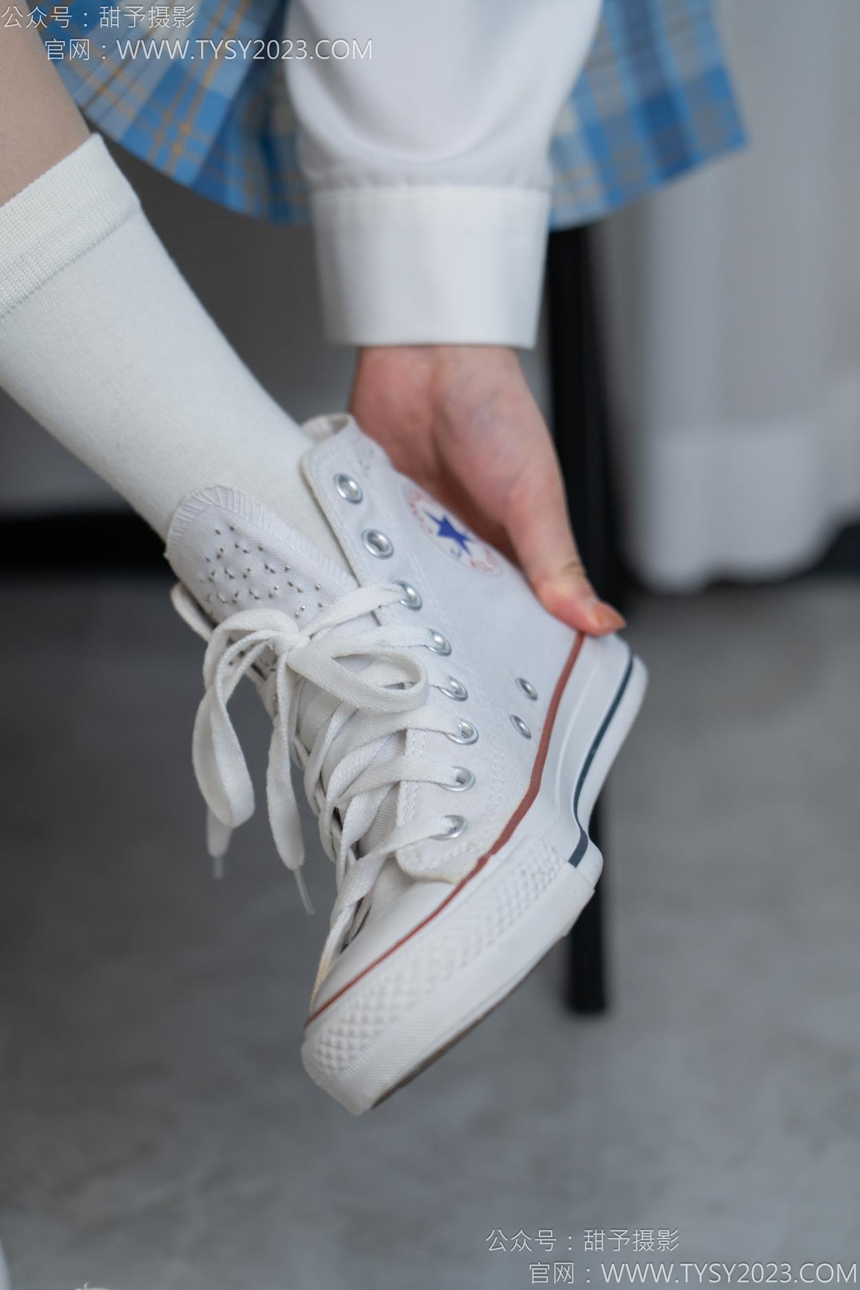 图片[3]-甜予摄影 NO.154 澜澜-帆布鞋、白棉袜、薄灰丝、跺脚抖腿剧情[129P/2V/10.3GB]-美图