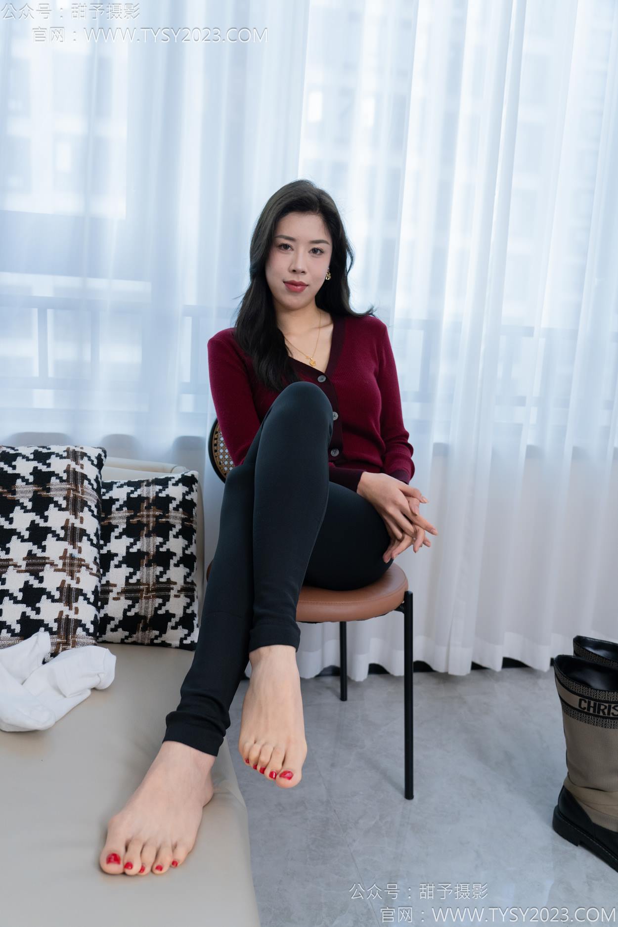 图片[2]-甜予摄影 NO.155 咖啡豆-靴子、脏袜子、裸足[132P/2V/10.0GB]-美图