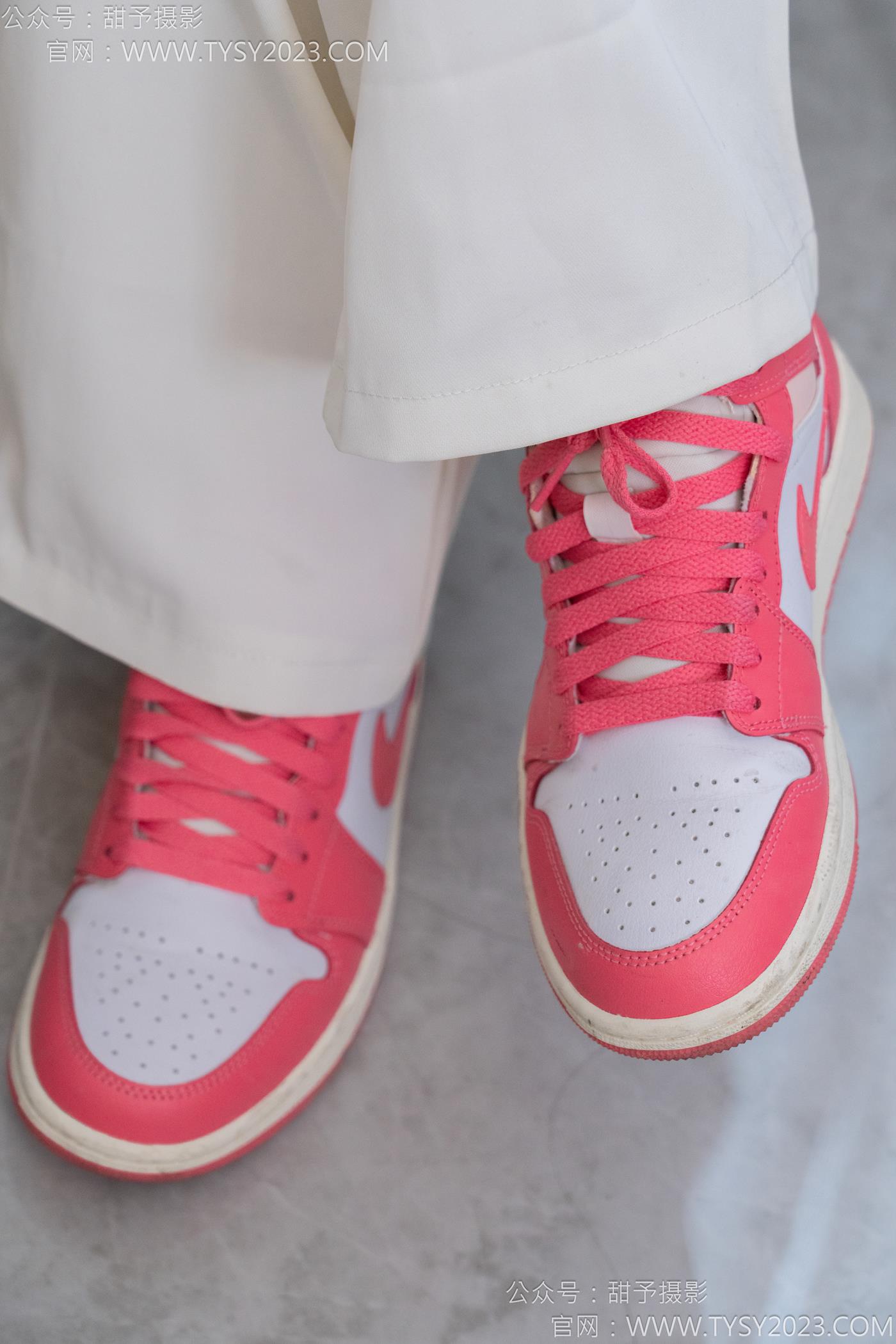 图片[3]-甜予摄影 NO.124 梦梦-板鞋、白棉袜、裸足[135P/2V/9.97GB]-美图