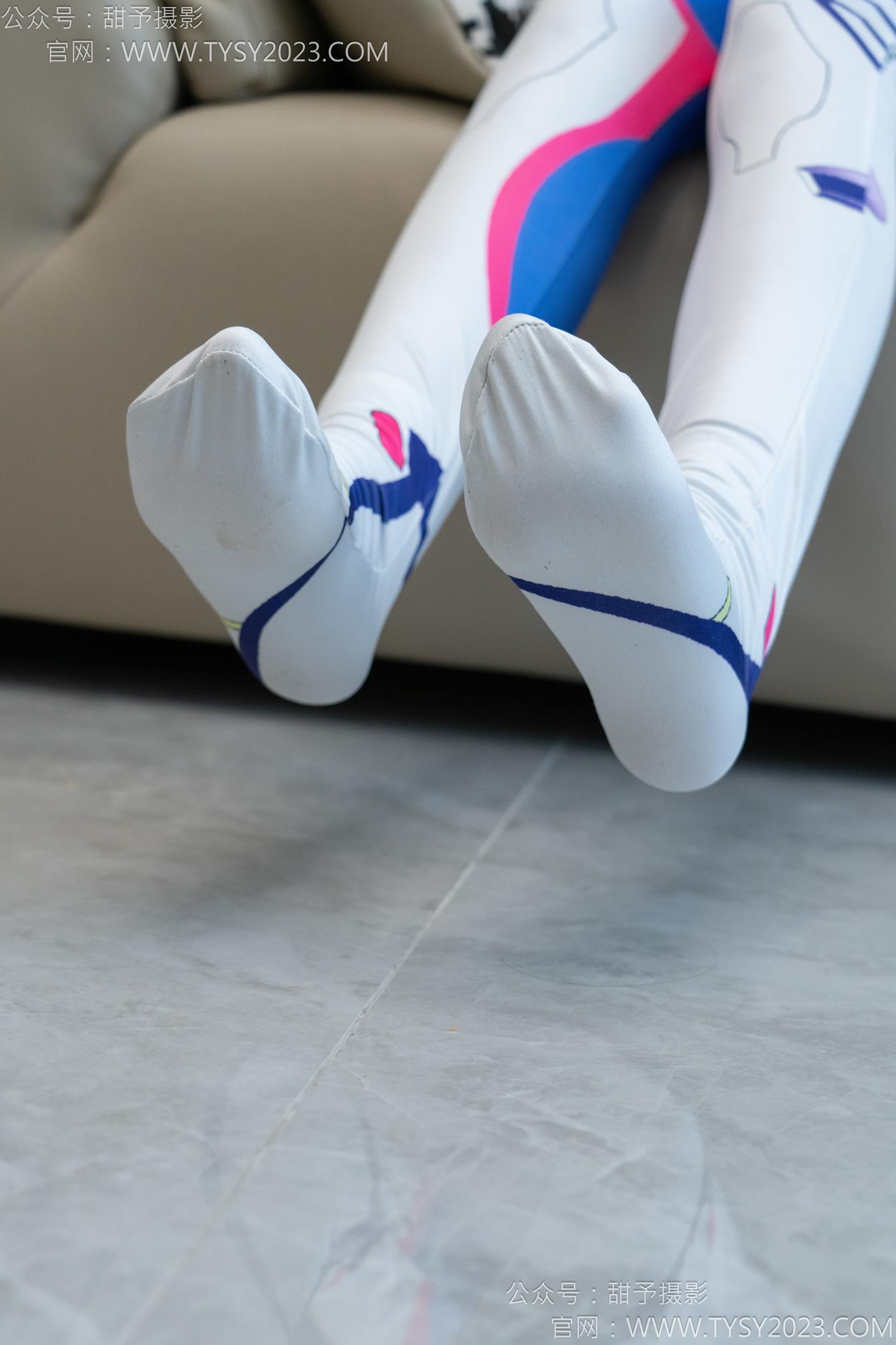 图片[1]-甜予摄影 NO.126 诺诺-板鞋、白棉袜、裸足[133P/2V/9.93GB]-美图