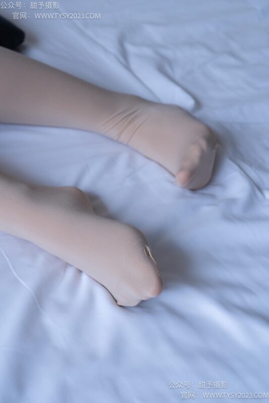 甜予摄影 NO.101期：璇璇-OL至服、板鞋、高跟鞋、厚肉丝（完整版）[136P/2V/10.21GB]-美图