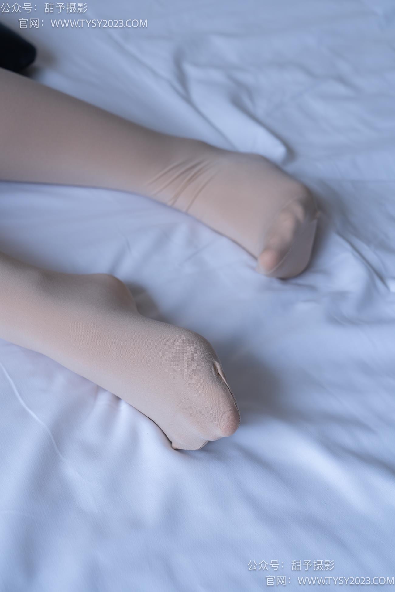 图片[1]-甜予摄影 NO.101期：璇璇-OL至服、板鞋、高跟鞋、厚肉丝（完整版）[136P/2V/10.21GB]-美图