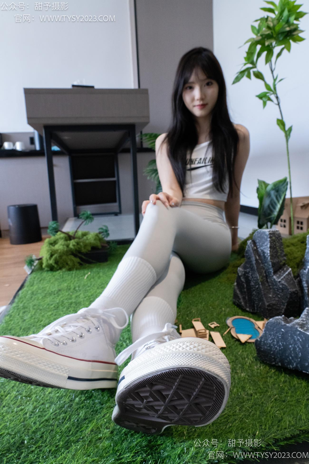 图片[2]-甜予摄影 NO.104期：璇璇-帆布鞋、白棉袜、裸足、小人国剧情（完整版）[134P/2V/10.37GB]-美图