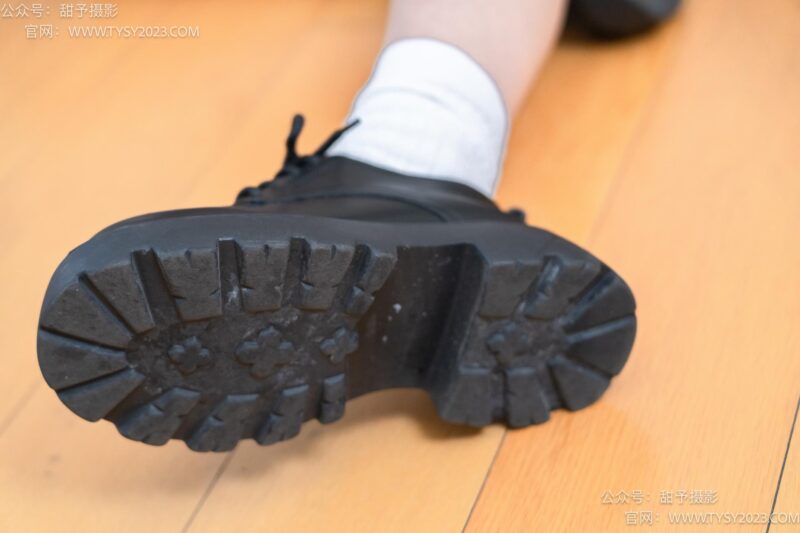 甜予摄影 NO.108期：闺蜜-板鞋、双白棉袜、双裸足（完整版）[142P/2V/10.57GB]-美图