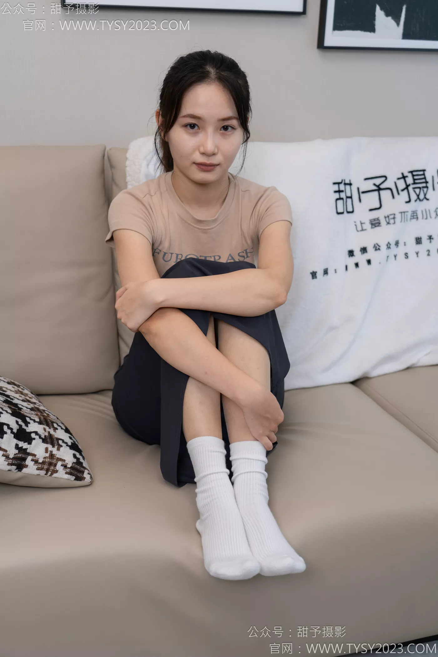 图片[4]-甜予摄影 NO.114 思思-板鞋、白棉袜、肉丝（脚尖微加固款）[130P/2V/10.14GB]-美图