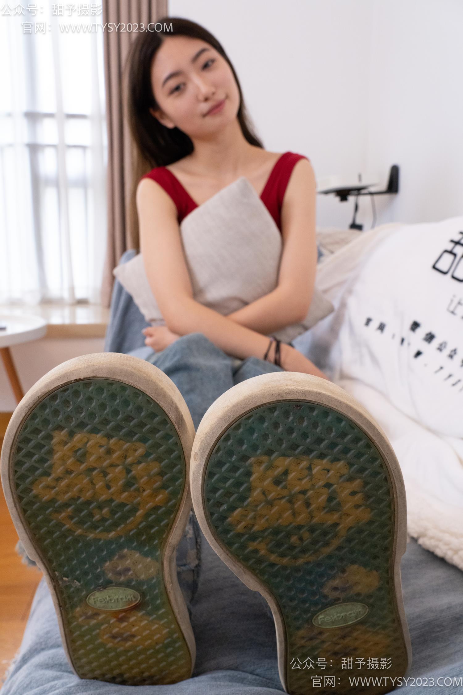 图片[3]-甜予摄影 NO.064 雪梨-帆布鞋、白棉袜、肉丝（脚尖加固款）[130P/2V/10.0GB]-美图