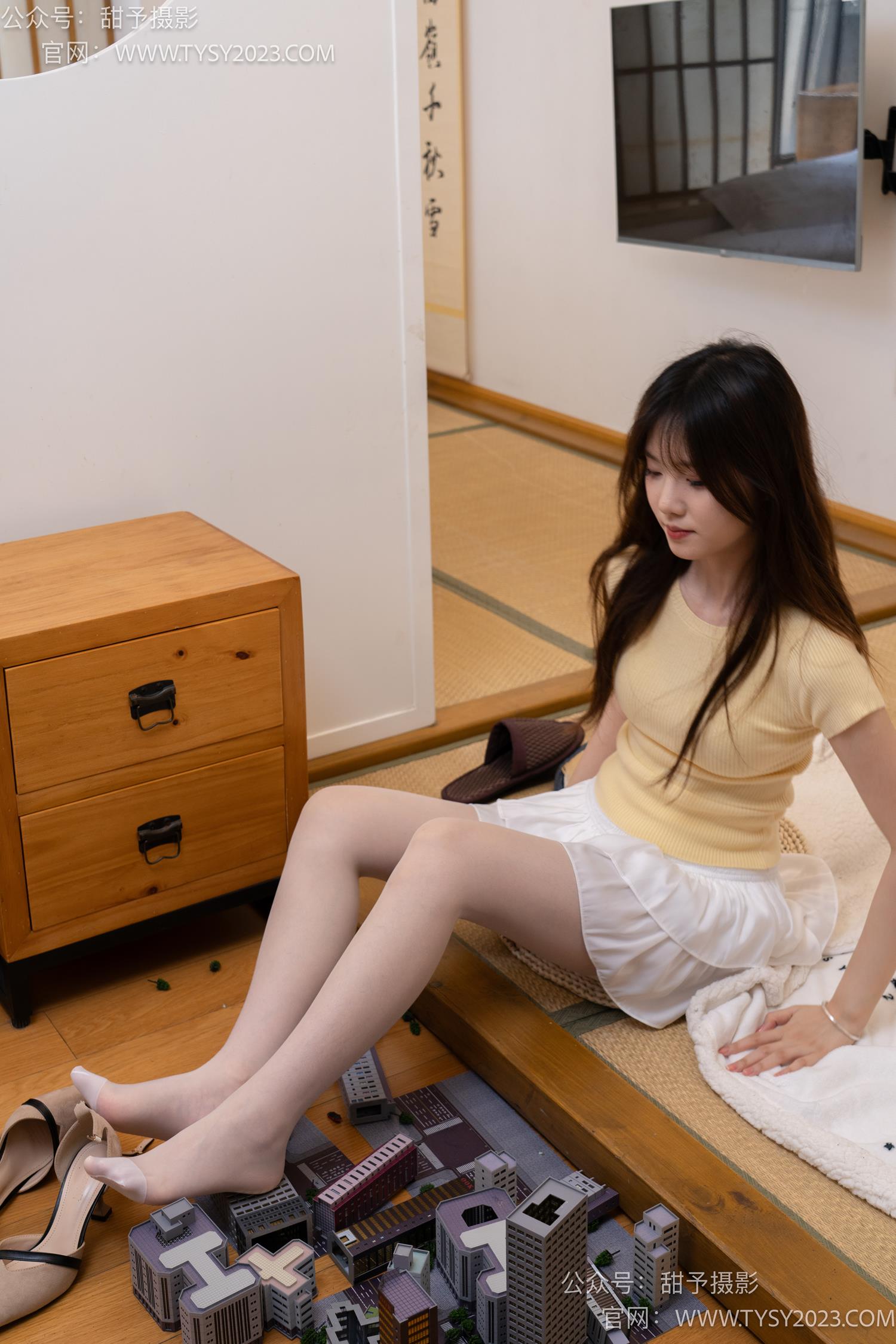 图片[5]-甜予摄影 NO.066 璇璇-高跟鞋、肉丝、裸足、小人国剧情[134P/2V/11.8GB]-美图