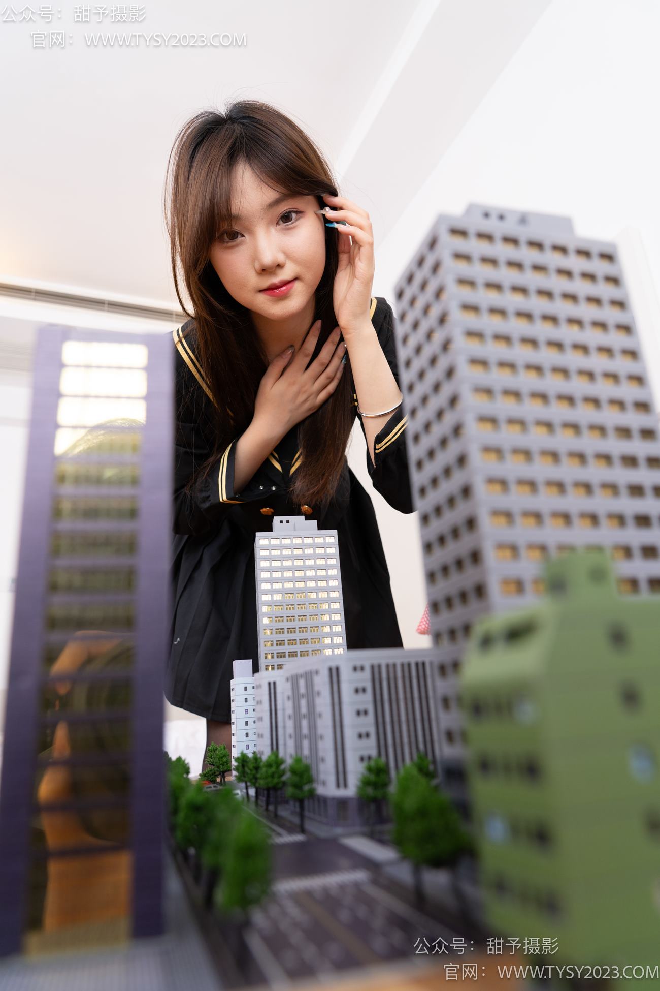 图片[2]-甜予摄影 NO.077 璇璇-JK至服、凉爽高跟鞋、嘿丝（脚尖透明款）、小人国剧情[128P/2V/10.6GB]-美图