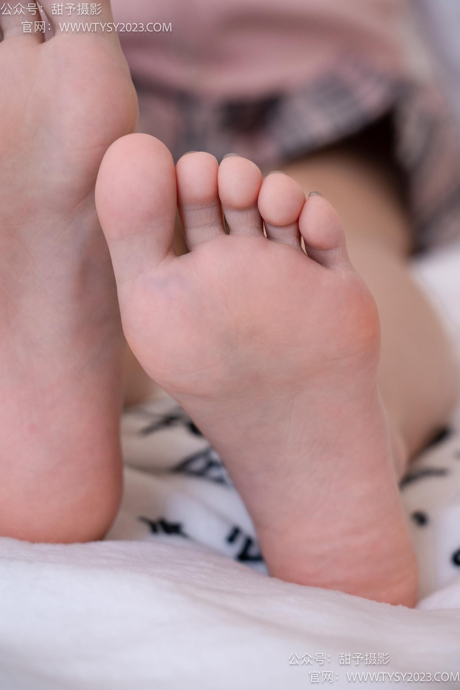 图片[6]-甜予摄影 NO.049 小粥-板鞋、白棉袜、裸足[135P/2V/10.1GB]-美图