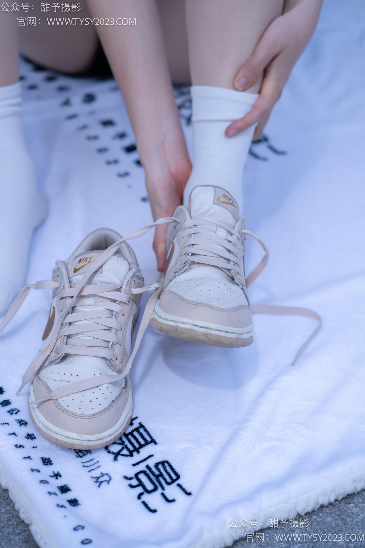 图片[3]-甜予摄影 NO.052 思思-板鞋、白棉袜、肉丝[128P/2V/9.58GB]-美图