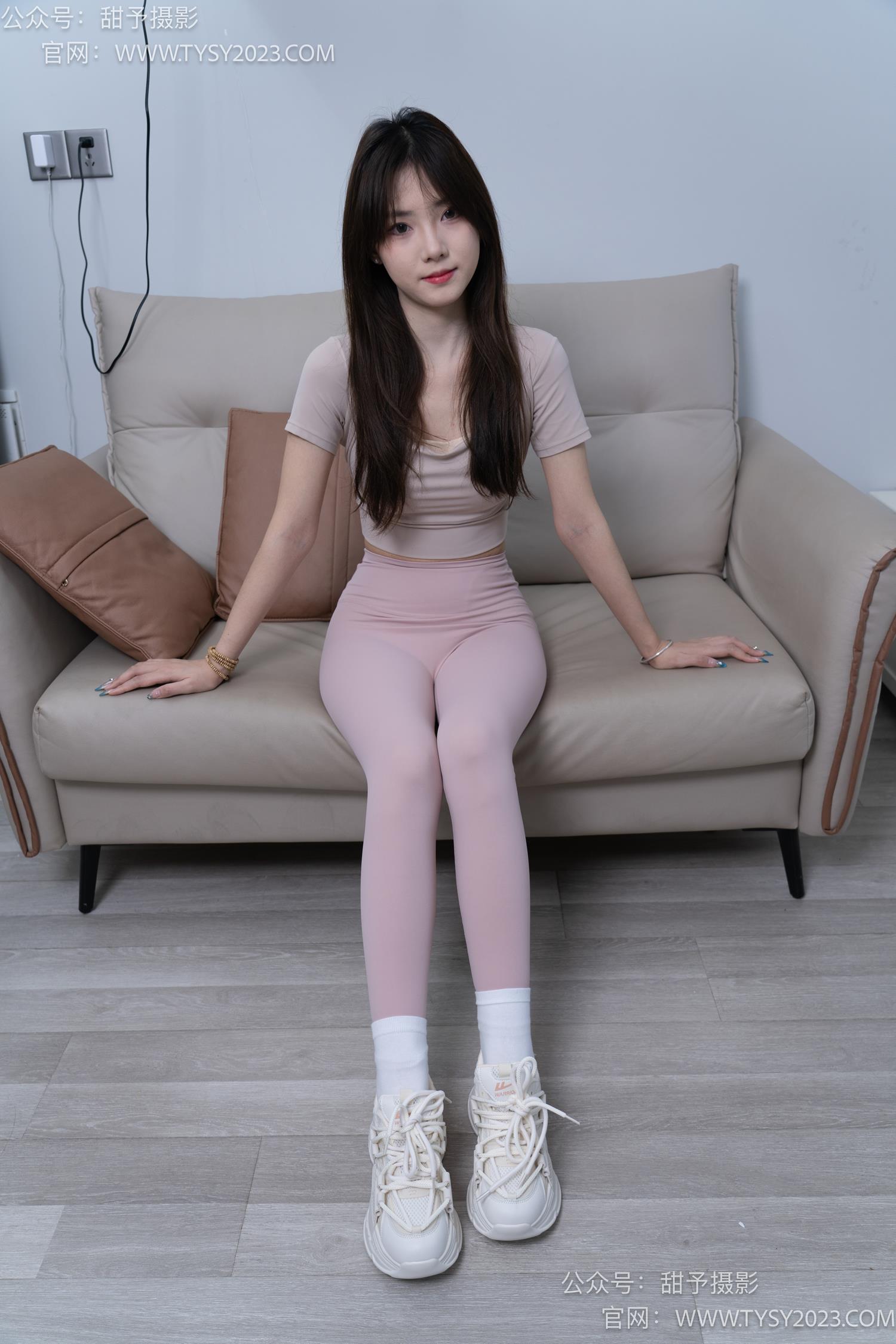 图片[2]-甜予摄影 NO.053 璇璇-瑜伽裤、运动鞋、白棉袜、裸足[149P/2V/11.1GB]-美图