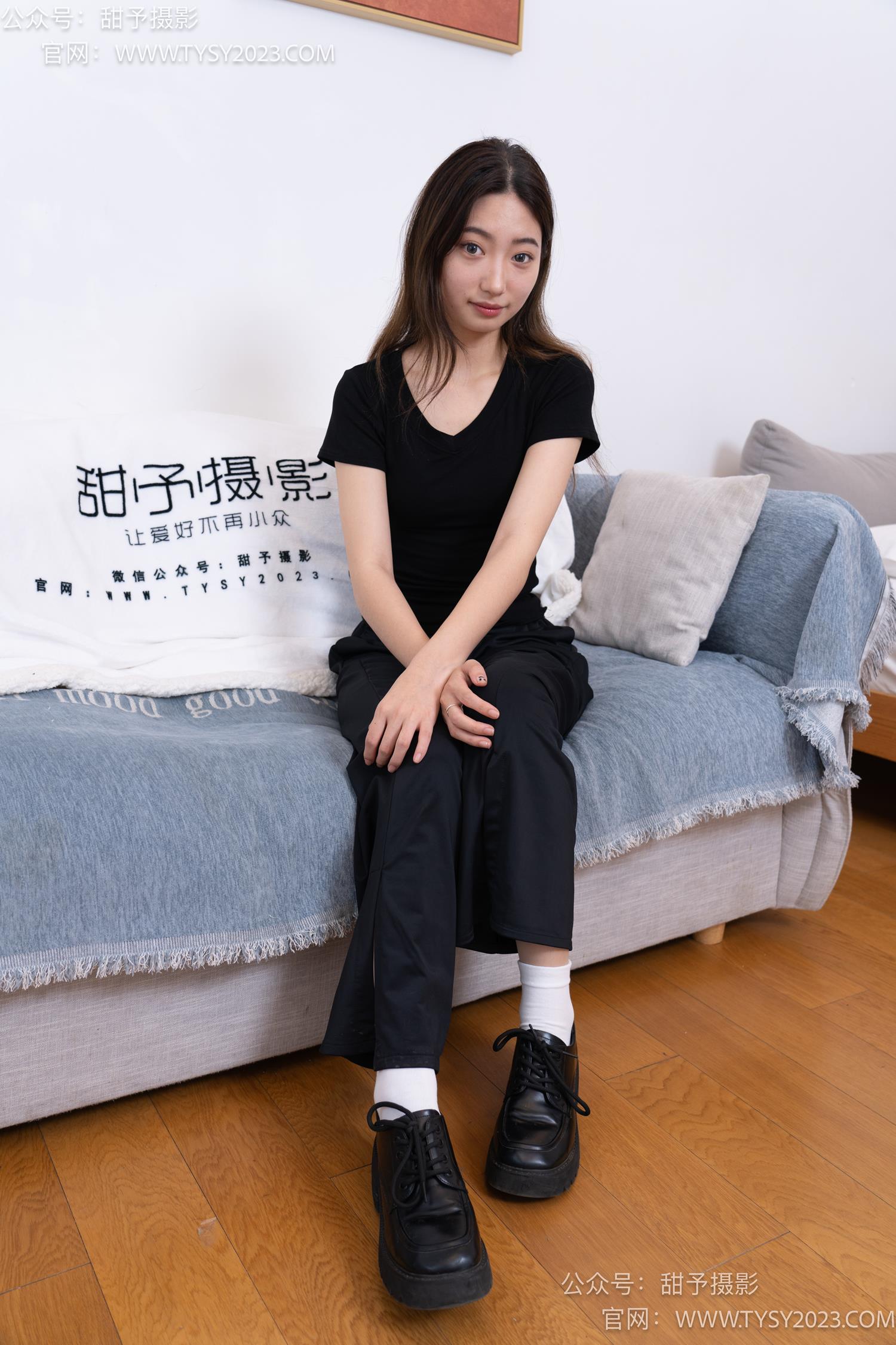 图片[2]-甜予摄影 NO.054 雪梨-皮鞋、白棉袜、肉丝[130P/2V/9.90GB]-美图