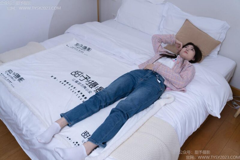 甜予摄影 NO.060 梨子-板鞋、脏白棉袜、裸足[114P/2V/9.36GB]-美图