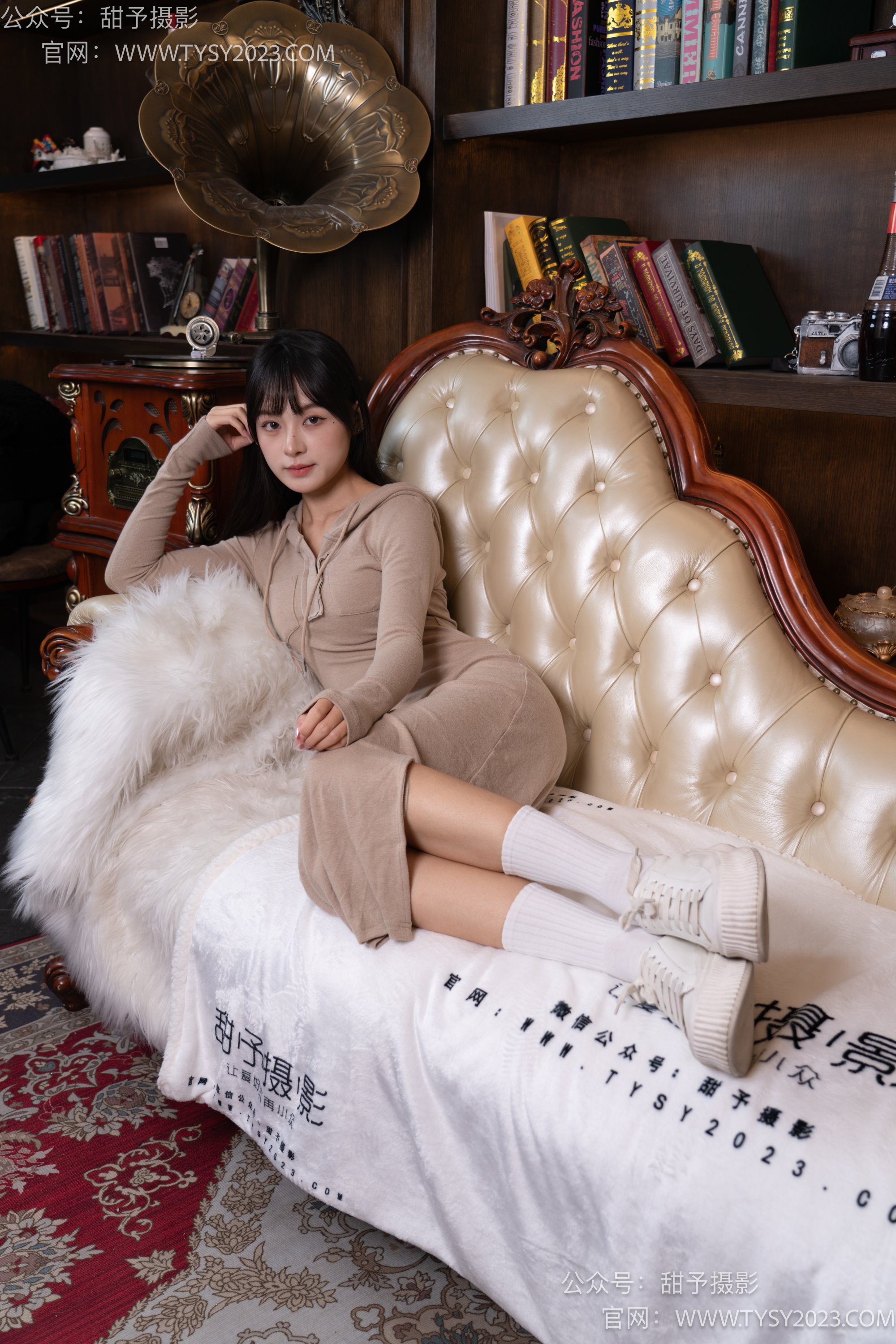 图片[5]-甜予摄影 NO.024 小离 板鞋、白棉袜、果足 [129P/2V/9.4GB]-美图