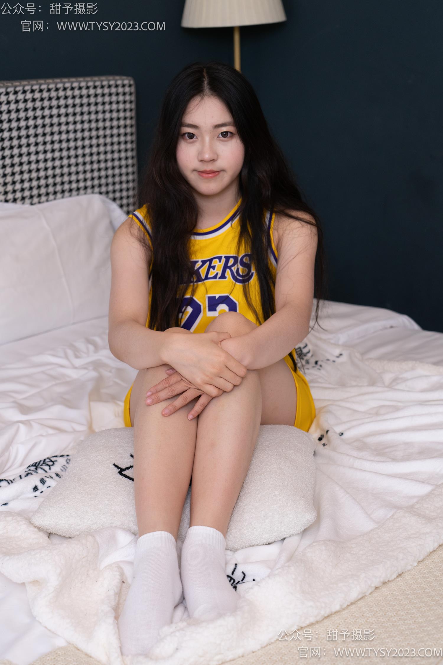 图片[1]-甜予摄影 NO.040 小云-板鞋、白棉袜[129P/1V/9.80GB]-美图