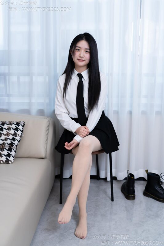 甜予摄影 NO.016 小野-皮鞋、白棉袜、油亮灰丝[130P/2V/9.89GB]-美图