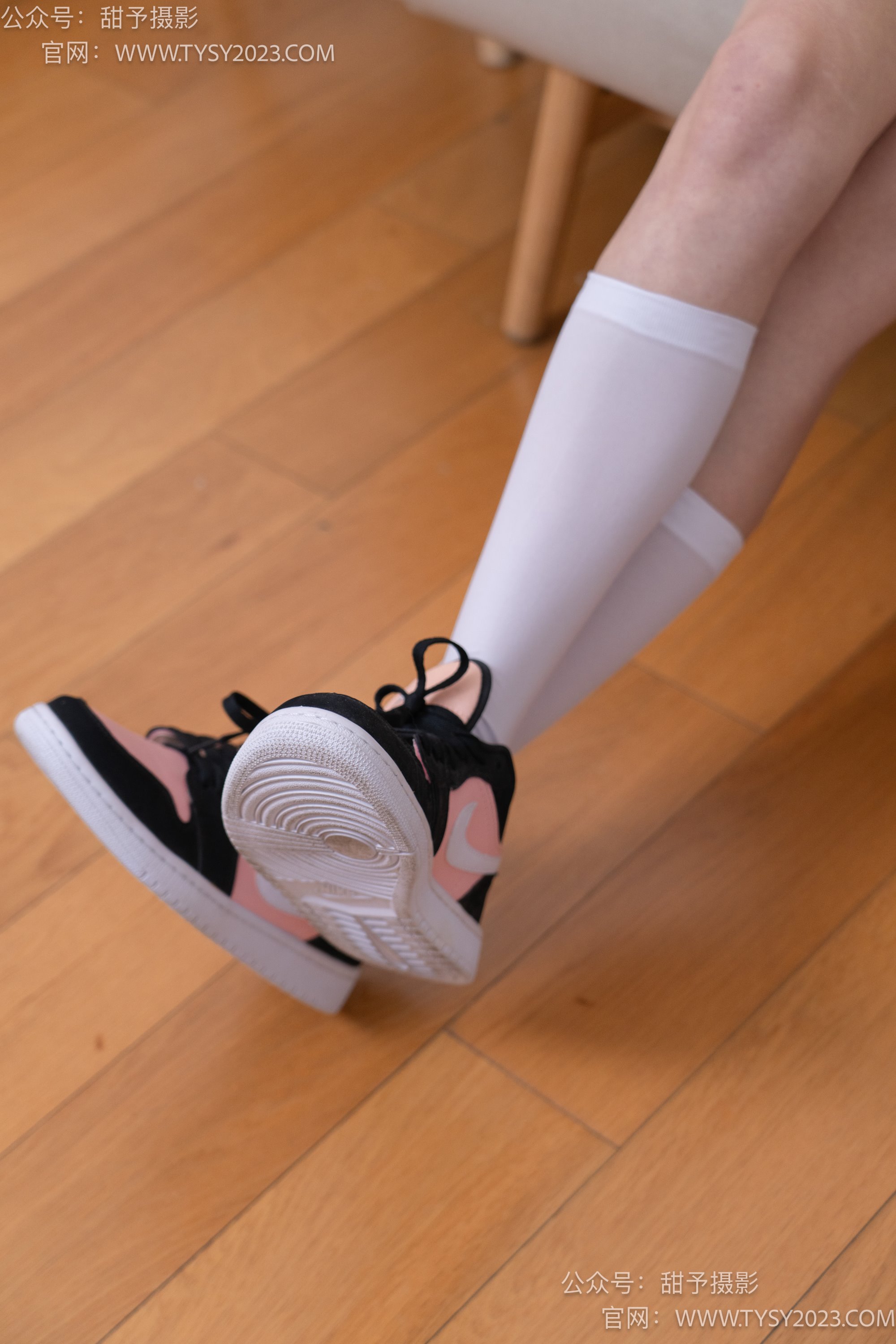 图片[4]-甜予摄影 NO.021 齐齐 两双AJ、过膝白丝[177P/2V/11.5GB]-美图